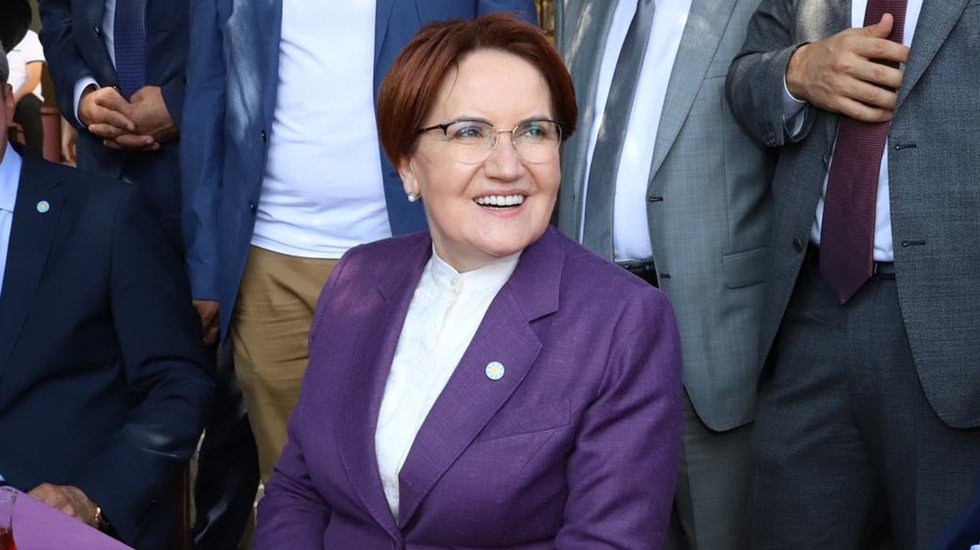 Meral Akşener kalbindeki &ccedil;arpıntı nedeniyle hastaneye kaldırıldı