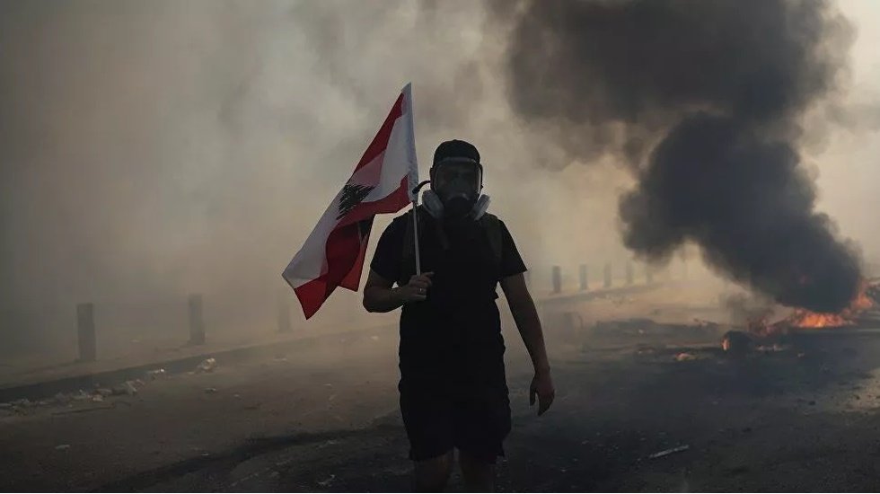 "L&uuml;bnan'da h&uuml;k&uuml;met bu gece istifa edebilir"
