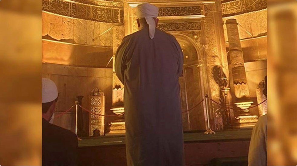 Ayasofya'da dikkat &ccedil;eken isim: &ldquo;Elhamd&uuml;lillah İstanbul bizi aldı. Bizde İstanbul'u aldık&rdquo;
