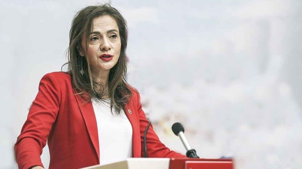 CHP'li İlgezdi: Sağlık personellerine mali haklarını teslim edin