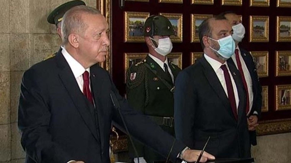 Meclis'te, "Erdoğan, Anıtkabir'e gelmedi" tartışması