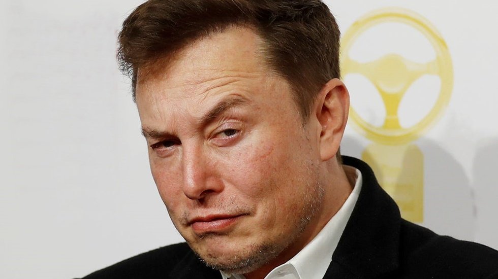 Elon Musk insan beynini bilgisayara bağlayacağı tarihi verdi