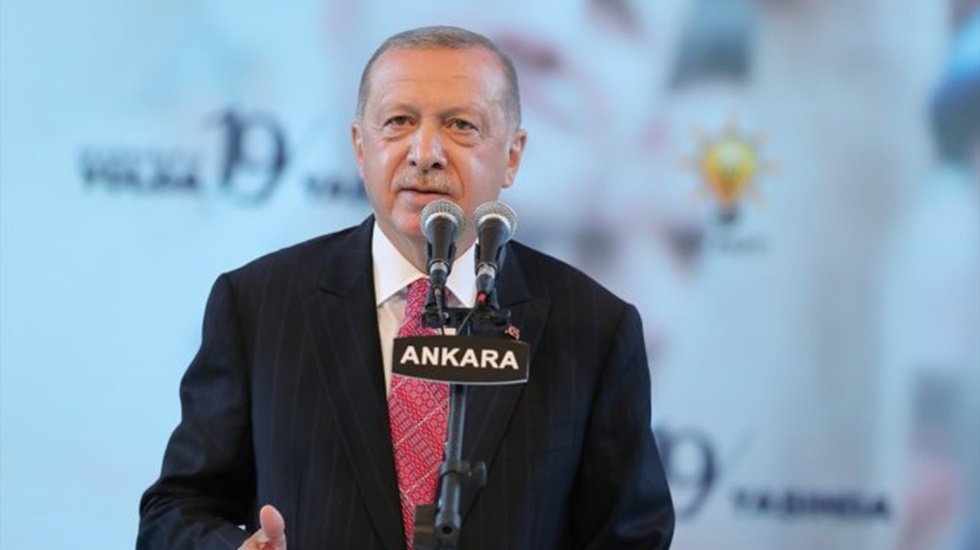 Erdoğan: "Devletimizin t&uuml;m imkanlarıyla vatandaşlarımızın yanındayız"