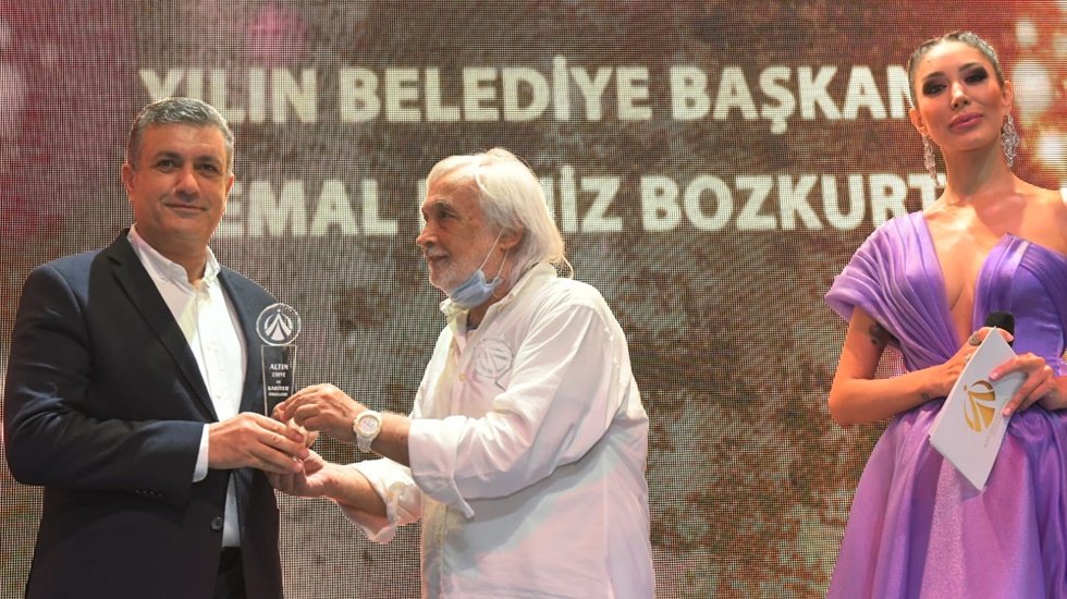 Esenyurt Belediye Başkanı Bozkurt, yılın belediye başkanı seçildi