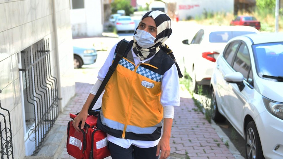 İhtiyaç sahibi Esenyurtlulara evde sağlık hizmeti…