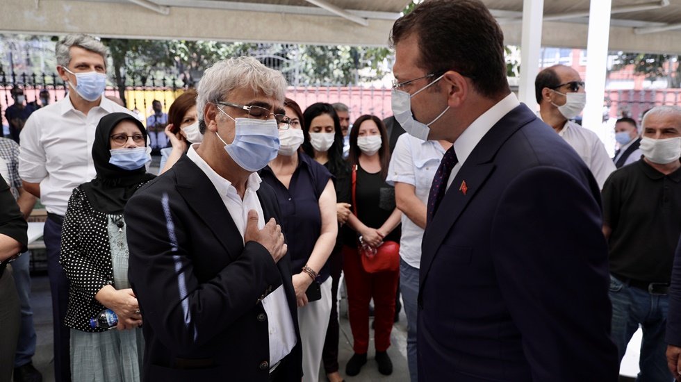 İmamoğlu, Ayşe Sancar’ın cenazesine katıldı