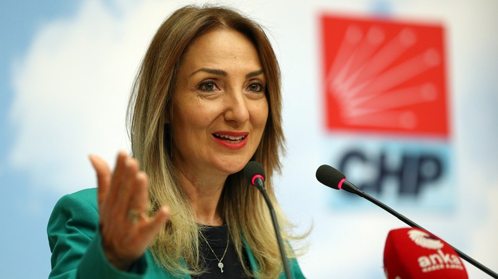 CHP&rsquo;li Nazlıaka'dan Aile Bakanı'na tepki: Bakan kadınların yoksulluk nafakasına g&ouml;z koydu!