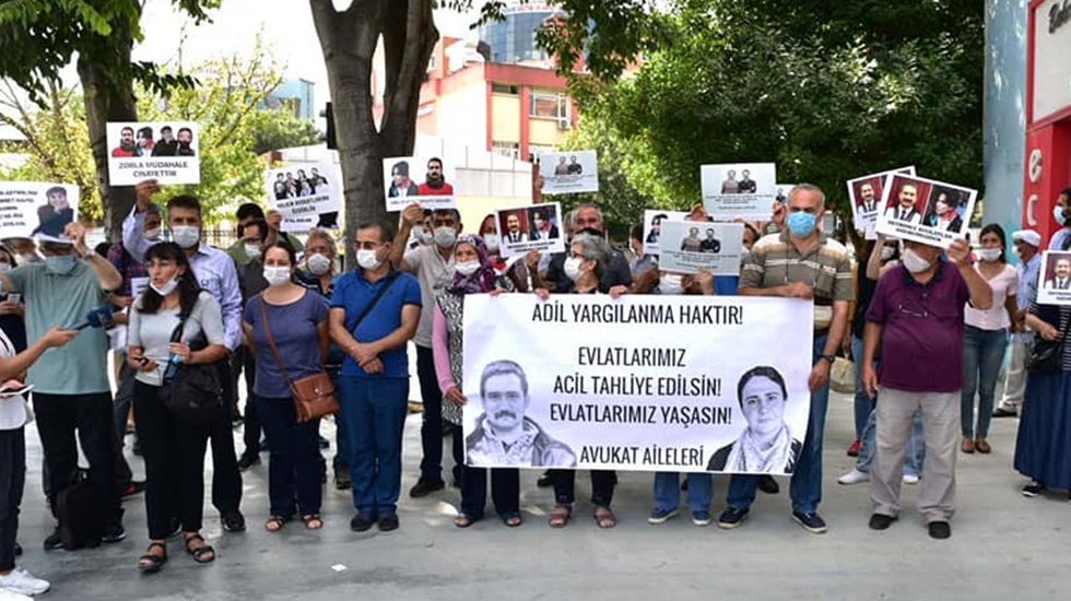 &Ouml;l&uuml;m orucunda yaşamını yitiren avukatın cenazesini bekleyen 4 kişi g&ouml;zaltına alındı