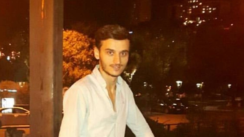 Soylu'nun hedef g&ouml;sterdiği CHP'li gencin evine polis baskını