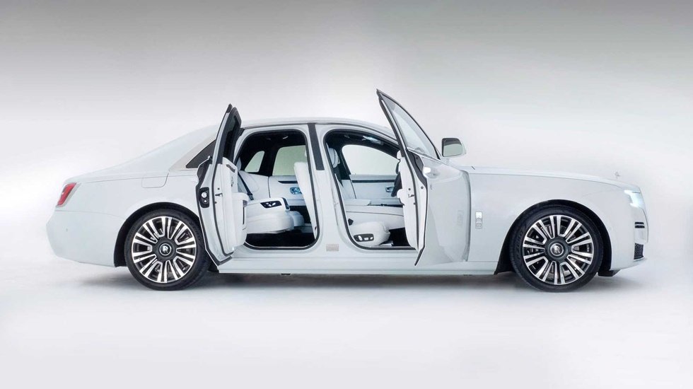 2021 Rolls-Royce Ghost göz kamaştıracak yürek hoplatacak