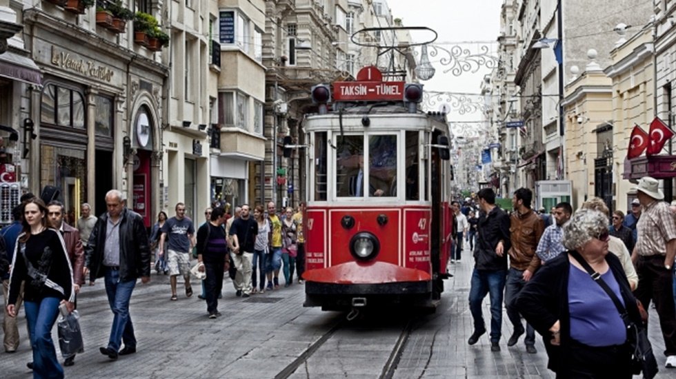 Amerikalı doktor ge&ccedil;mişteki normal hayata d&ouml;n&uuml;ş&uuml;n tarihini verdi