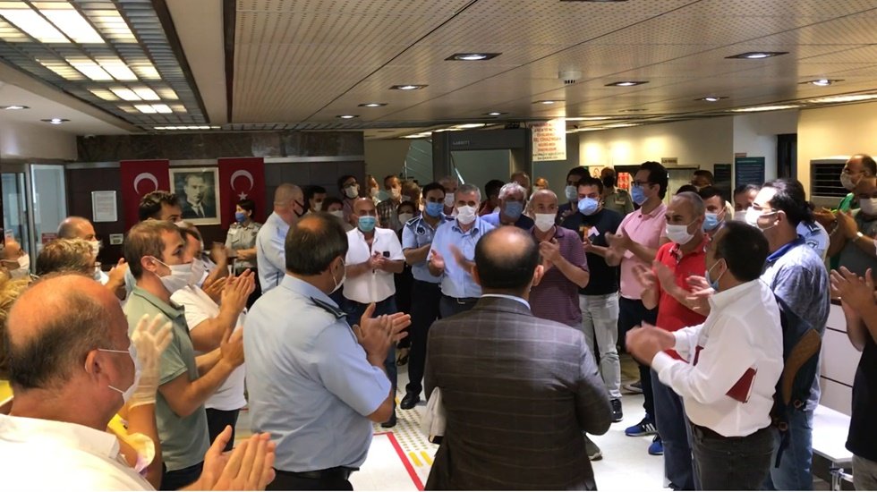 Bakırk&ouml;y Belediyesinde &ccedil;alışan memurlardan eylem&nbsp;