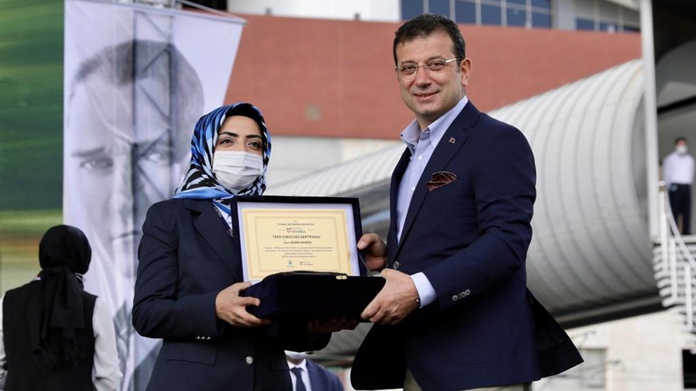 Binlerce başvuru arasından seçilen 88 kadın makiniste brövelerini verdi