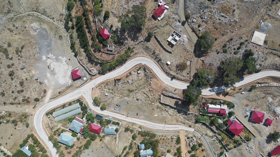 B&uuml;y&uuml;kşehir&rsquo;den Torosların zirvesine asfalt