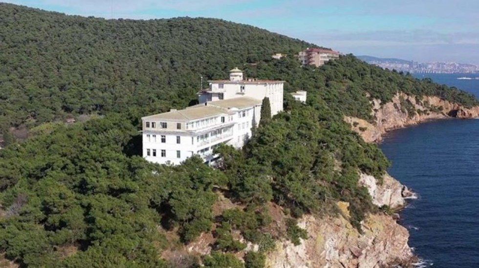 Mahkeme kararı hi&ccedil;e sayıldı: Heybeliada Sanatoryumu kurul kararıyla yeniden Diyanet'e verildi