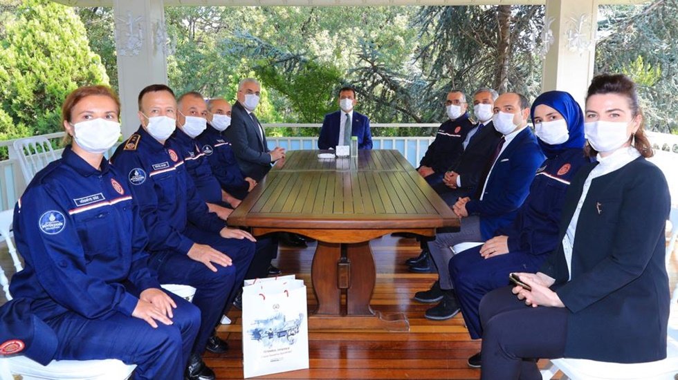 İmamoğlu: “Kadın asker de var, pilot da var. ‘itfaiyeci olmaz’ diye bir şey yok"