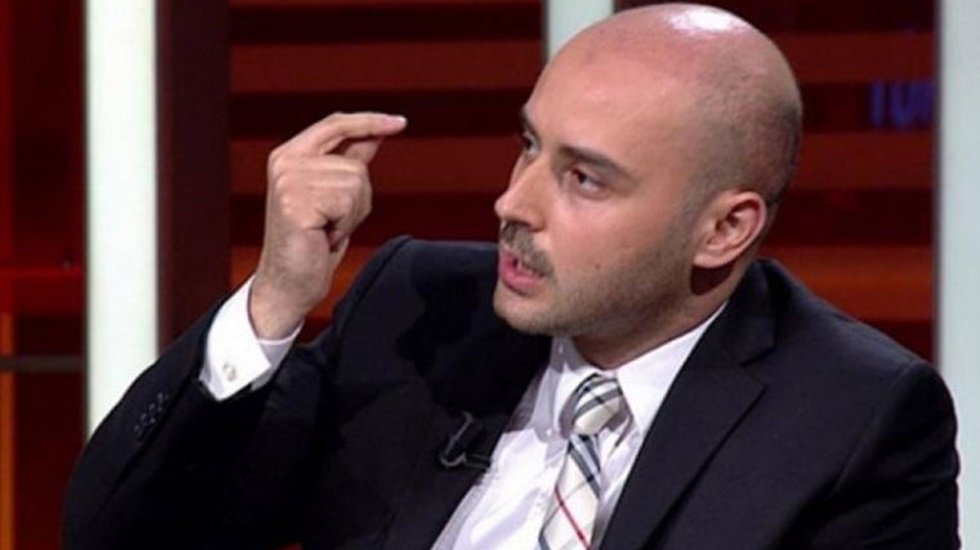 Yandaş akademisyen Selman &Ouml;ğ&uuml;t&rsquo;&uuml;n, Medipol &Uuml;niversitesi'nden kovuldu.