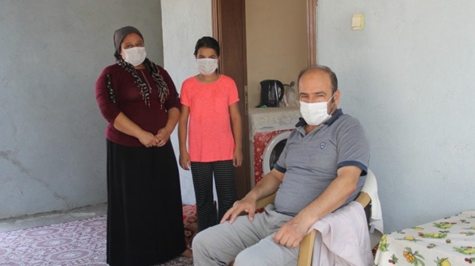 Kovid-19 hastası hastaneye dolmuşla gidip gelmek zorunda bırakıldı