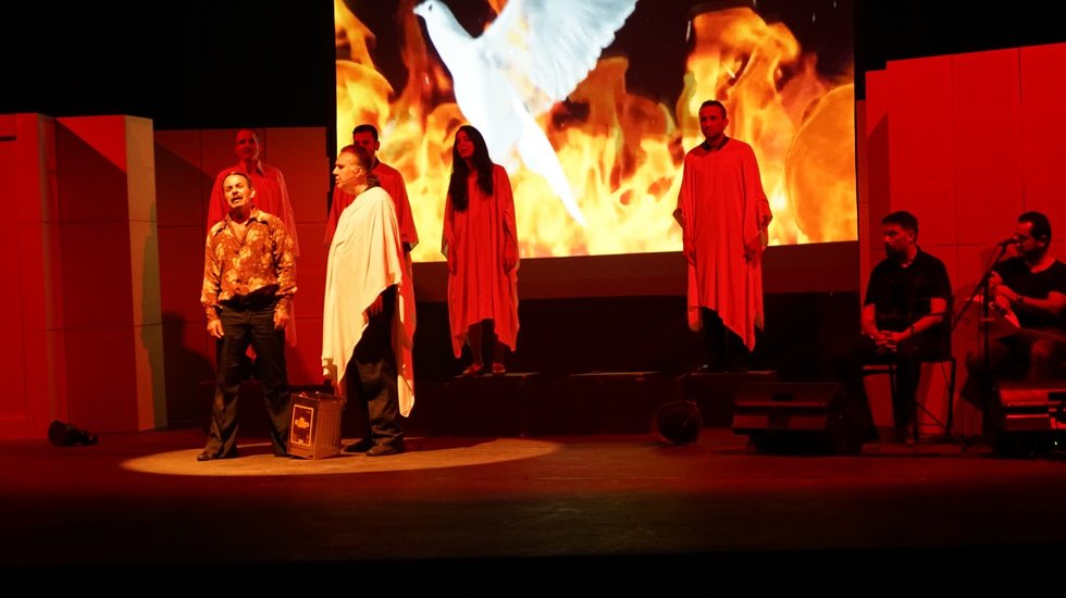 Mahzuni Şerif&rsquo;in hayatı sahnelendi