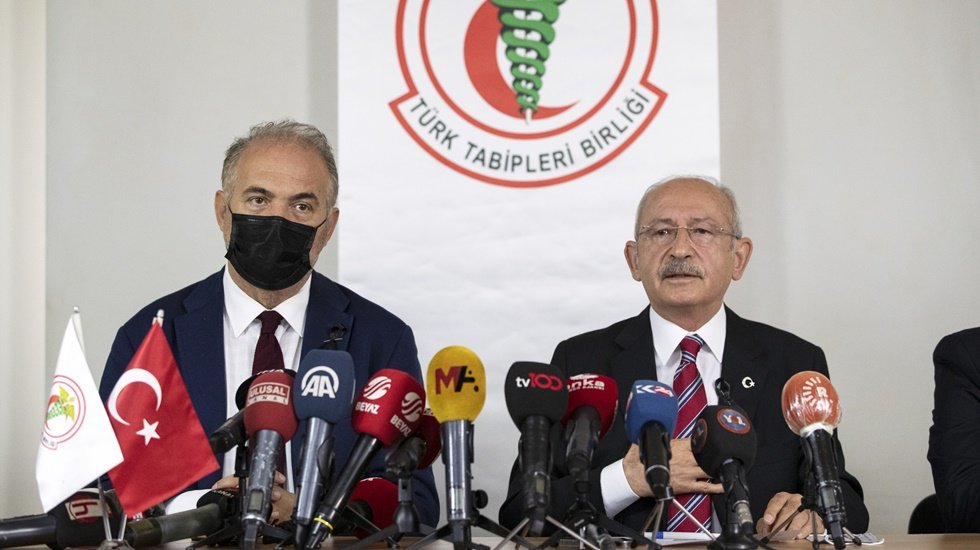 TTB'ye destek ziyareti yapan Kılı&ccedil;daroğlu: &ldquo;Devletler yalan s&ouml;ylemezler&rdquo;