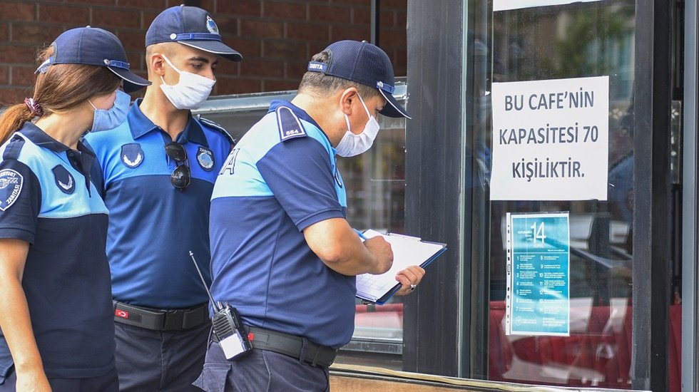 Zabıtanın koronavirüs denetimleri sürüyor