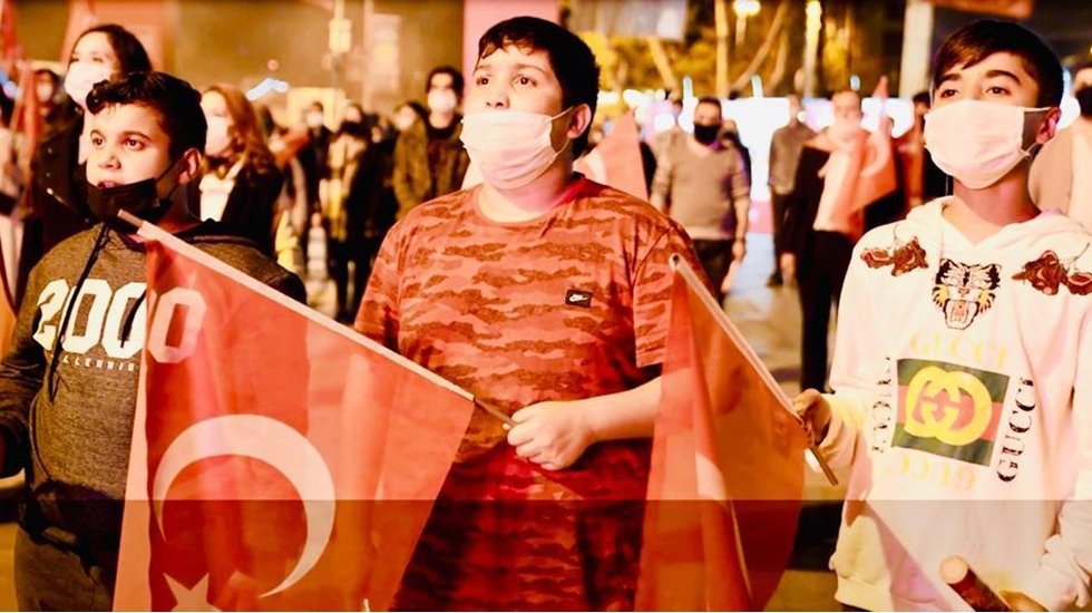19.23&rsquo;te Beşiktaş hep bir ağızdan İstiklal Marşı&rsquo;nı s&ouml;yledi
