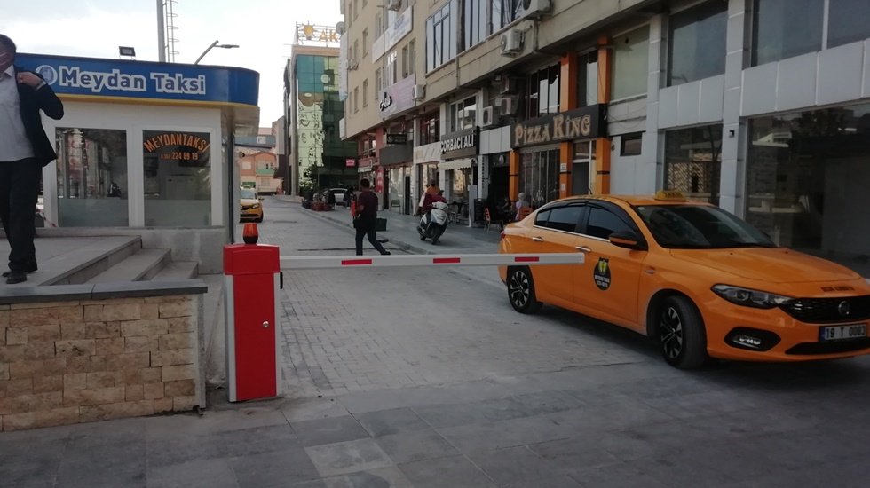 AKP&rsquo;li Belediyeden AKP İl Başkanlığı'na VIP sokak