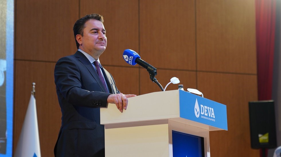Babacan: &ldquo;İktidarın keyfi kararları &uuml;lkenin geleceğini karartıyor&rdquo;
