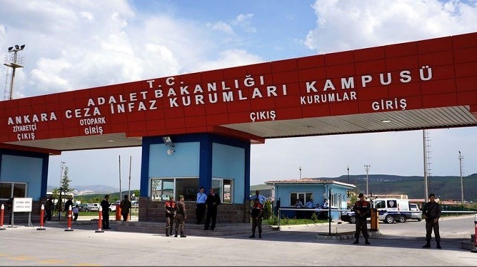 Cezaevinde &lsquo;yukarıdan' gelen talimatla battaniyeler toplatıldı