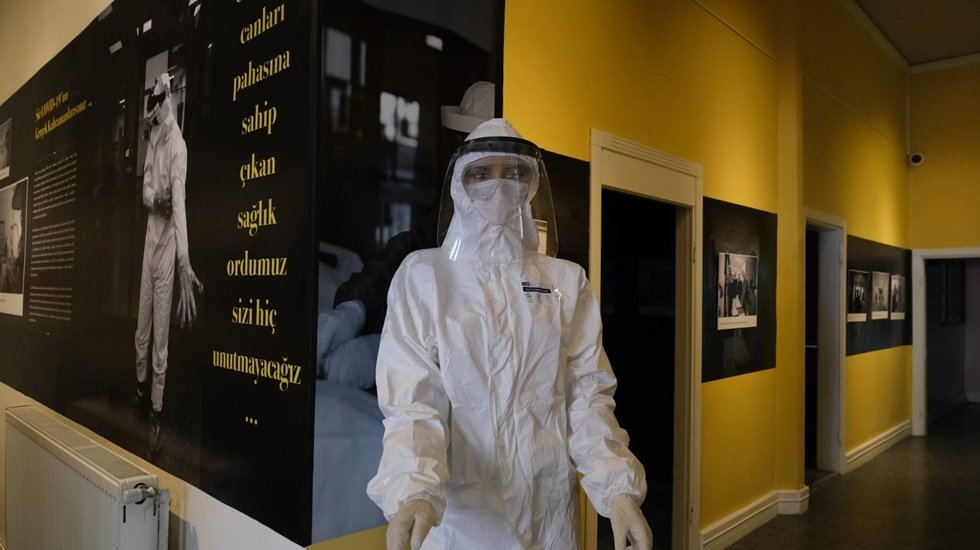 Covid-19 Kahramanlarına Teşekk&uuml;r Sergisi