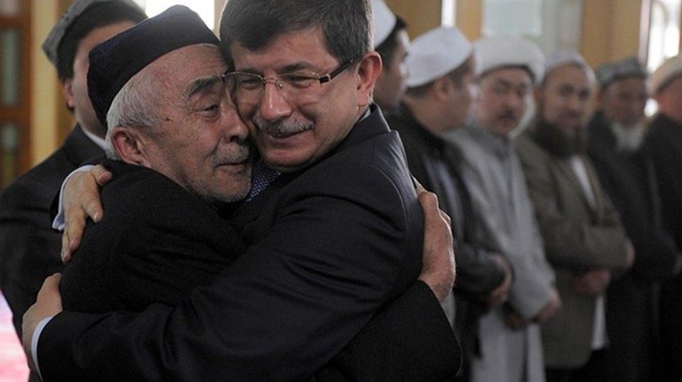 Davutoğlu: &ldquo;2009'da &Ccedil;in'i "soykırımla" su&ccedil;layan Erdoğan bug&uuml;n sessiz&rdquo;