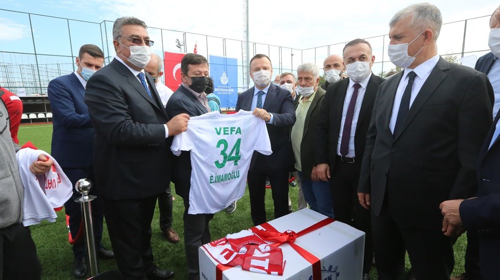 İBB’den 273 bin 121 adet spor malzemesi