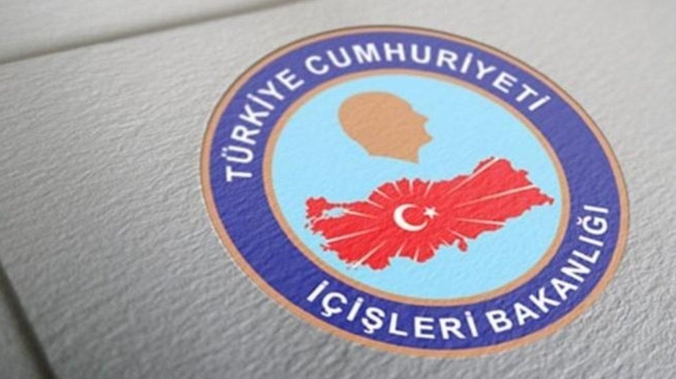 Bakanlıktan ‘Atatürk fotoğrafı’ açıklaması: ‘Amaç siyasi partilerin değil ...’