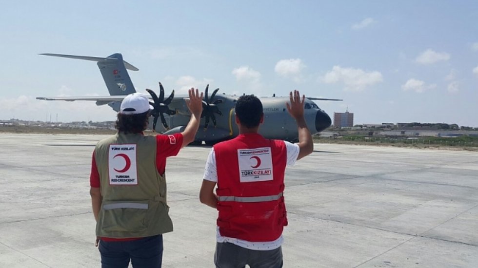 Kızılay'dan Pakistan'a 300 bin maske