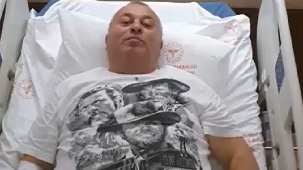 Koronavir&uuml;se yakalanan Enginyurt hastane yatağından uyardı