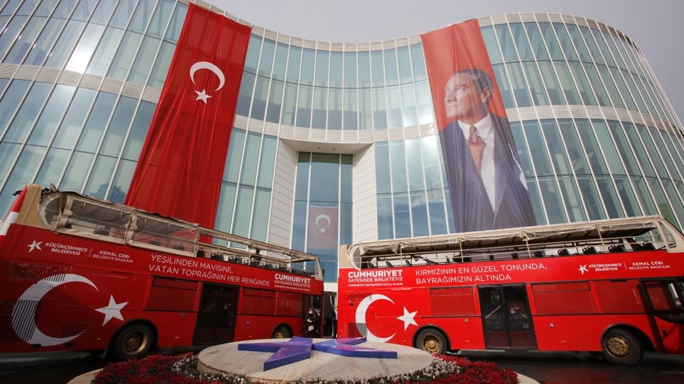 K&uuml;&ccedil;&uuml;k&ccedil;ekmece&rsquo;de Cumhuriyet Bayramı coşkusu