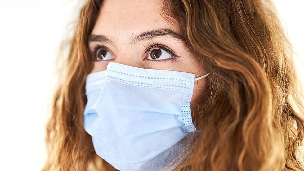 "Vaka sayısı binin altına d&uuml;şerse maske şemsiye gibi cebimizde olacak, kalabalıkta takılacak"