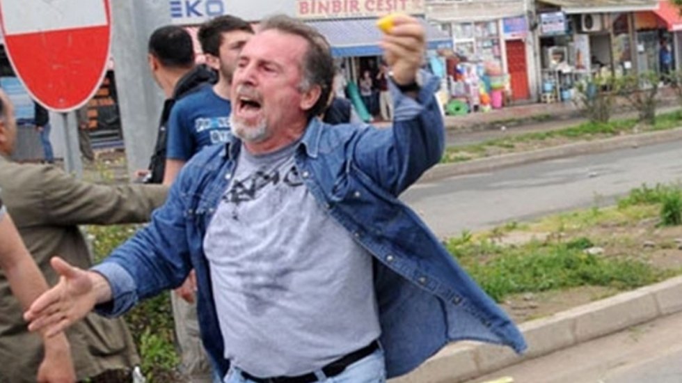 &Ouml;zg&uuml;r &Ouml;zel'den Metin Lokumcu davasının karar duruşmasına sahip &ccedil;ıkma &ccedil;ağrısı...