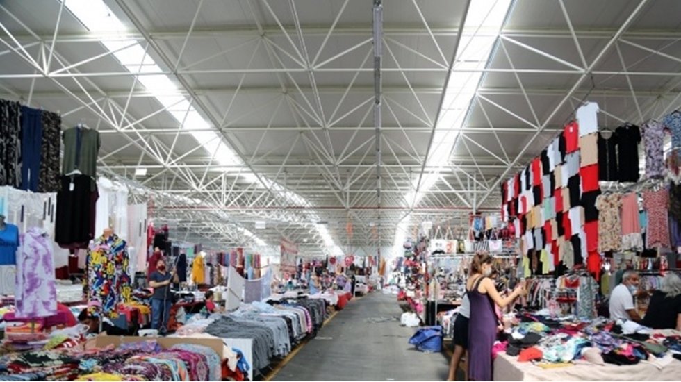 O Belediye dolu riskine karşı kapalı pazarları otoparka dönüştürdü