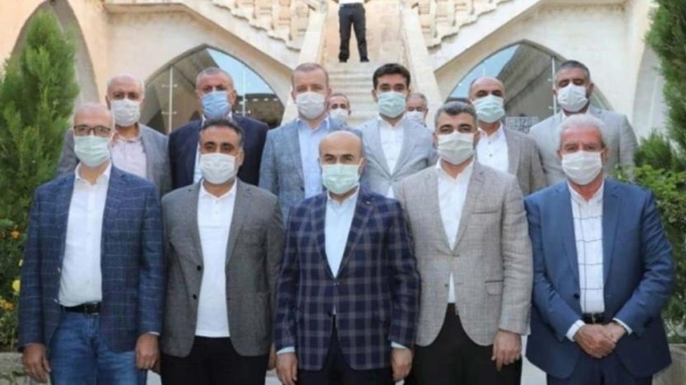 Tıp fak&uuml;ltesi kurulmasını AKP il başkanıyla konuştular