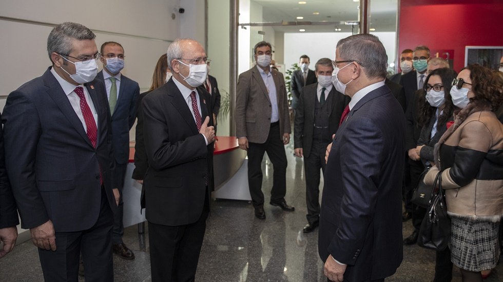 Ahmet Davutoğlu CHP Genel Merkezinde