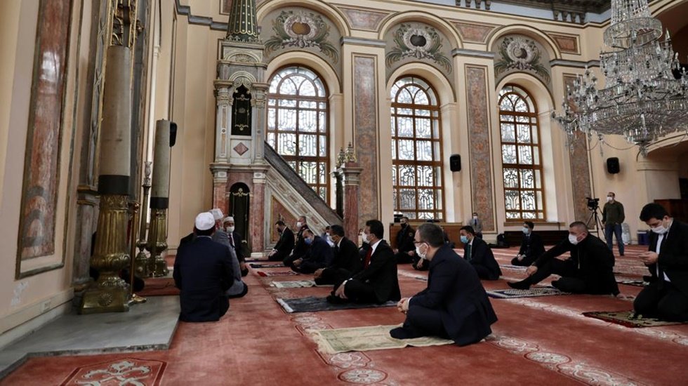 Ata, son nefesini verdiği Dolmabah&ccedil;e Sarayı&rsquo;nda anılıp mevlit okundu