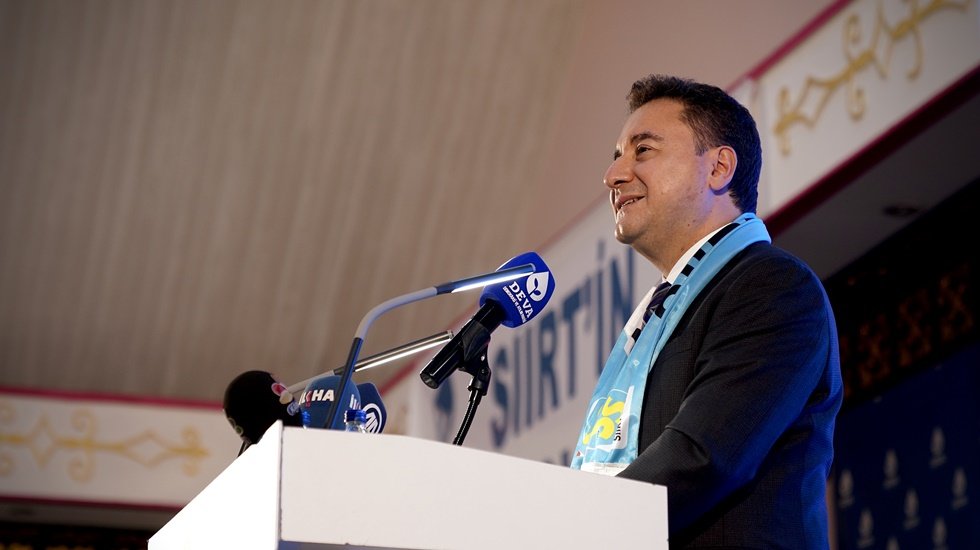 Babacan, &lsquo;G&uuml;&ccedil;lendirilmiş Parlamenter Sistem&rsquo;i anlattı
