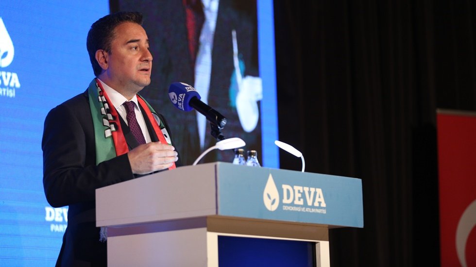 Babacan: Tek adamcılık oynayanlar &ldquo;kadro&rdquo; demeye başladı