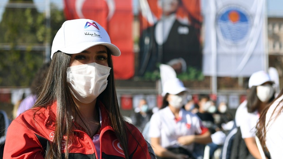 Başarılı sporcu ve antrenörlere 570 bin TL ödül verildi