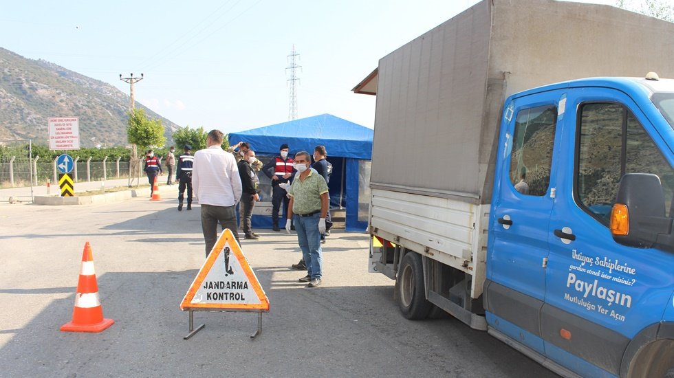 B&uuml;y&uuml;kşehir&rsquo;den karantinadaki&nbsp;Yuvalı mahallesine gıda desteği