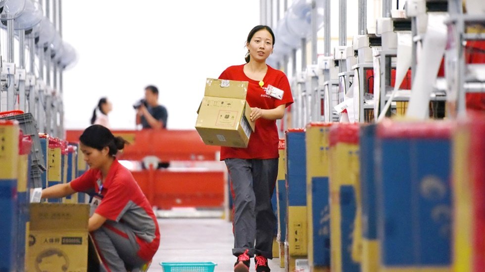 &Ccedil;in e-ticaret devlerine bir g&uuml;nde 200 milyar dolar kaybettirdi