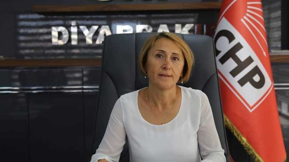 Delege Diyarbakır il başkanını d&uuml;ş&uuml;rmek i&ccedil;in imza toplamaya başladı