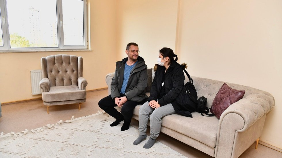 Depremzedeler konutlara yerleşmeye başladı