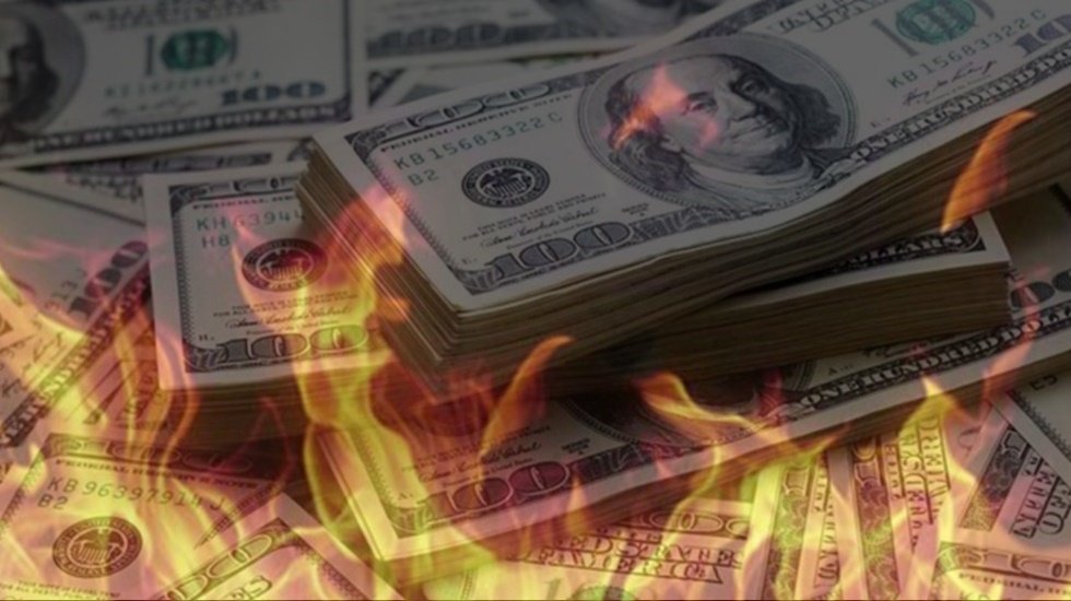 Dolar 12,89'dan g&uuml;ne başladı.